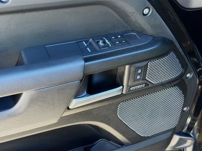 2023 Land Rover Defender - Photo 20