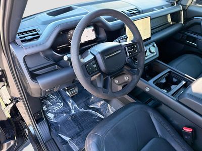 2023 Land Rover Defender - Photo 23