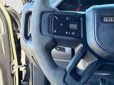2023 Land Rover Defender - Photo 35