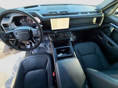 2023 Land Rover Defender - Photo 14
