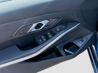 2025 BMW 3 Series - Photo 23
