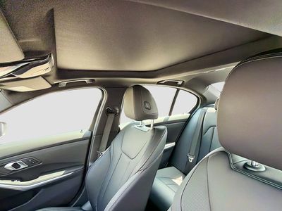 2025 BMW 3 Series - Photo 27