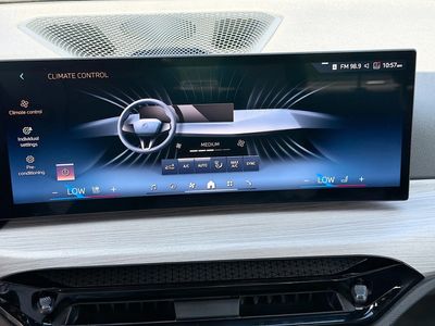 2025 BMW 3 Series - Photo 34