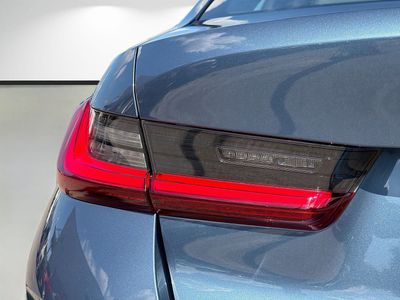 2025 BMW 3 Series - Photo 10