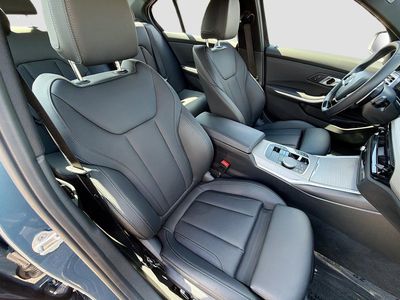 2025 BMW 3 Series - Photo 15