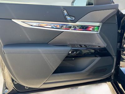 2026 BMW 7 Series — photo 21 view