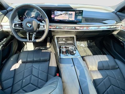 2026 BMW 7 Series — photo 16 view