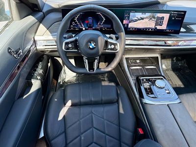 2026 BMW 7 Series — photo 17 view