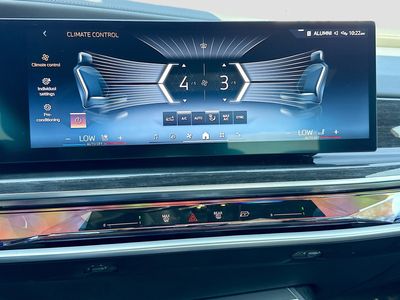 2026 BMW 7 Series — photo 34 view