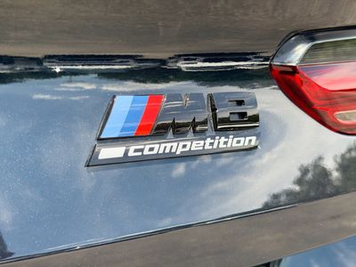 2023 BMW M8 — photo 11 view