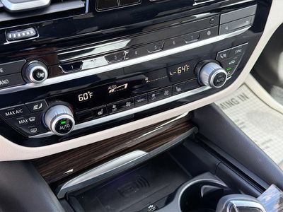 2021 BMW 5 Series - Photo 35
