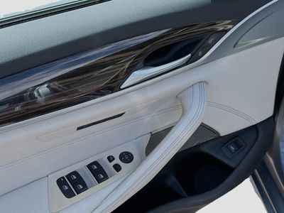 2021 BMW 5 Series - Photo 23