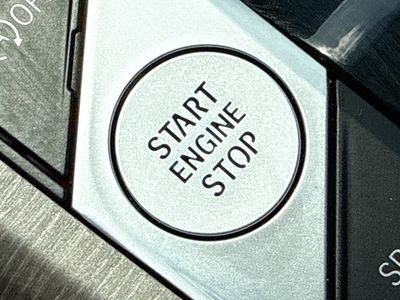 2025 BMW 3 Series - Photo 37