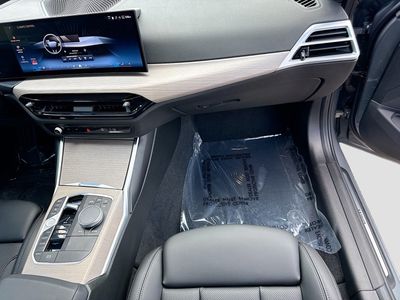 2025 BMW 3 Series - Photo 18
