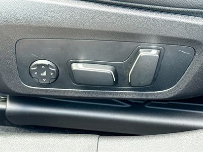 2025 BMW 3 Series - Photo 25
