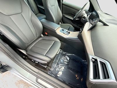 2025 BMW 3 Series - Photo 15