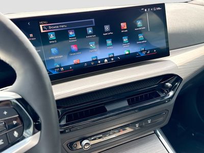 2025 BMW 3 Series - Photo 28