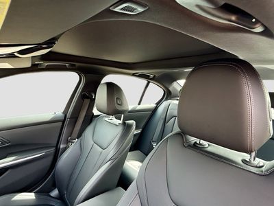 2025 BMW 3 Series - Photo 27