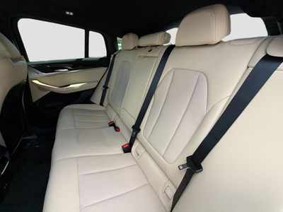 2025 BMW X4 - Photo 21