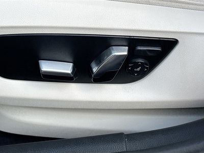 2023 BMW 5 Series - Photo 25