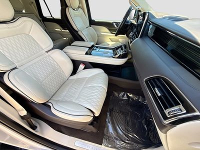2021 Lincoln Navigator - Photo 14