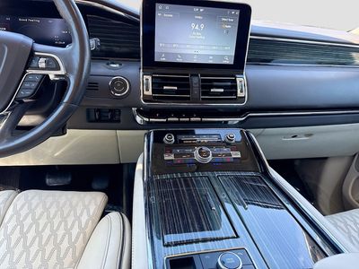 2021 Lincoln Navigator - Photo 18