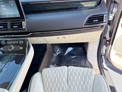 2021 Lincoln Navigator - Photo 17