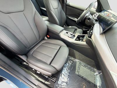 2025 BMW 3 Series - Photo 15