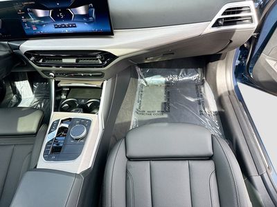 2025 BMW 3 Series - Photo 18
