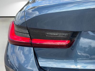 2025 BMW 3 Series - Photo 10