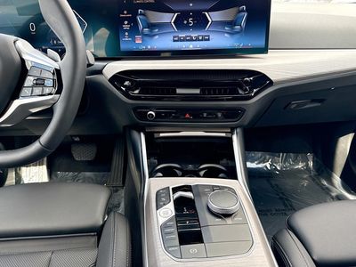 2025 BMW 3 Series - Photo 19