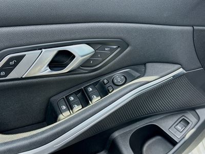 2021 BMW 3 Series - Photo 22