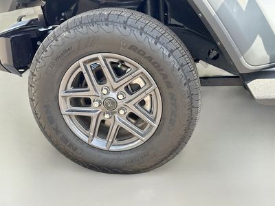 2025 Jeep Wrangler - Photo 39