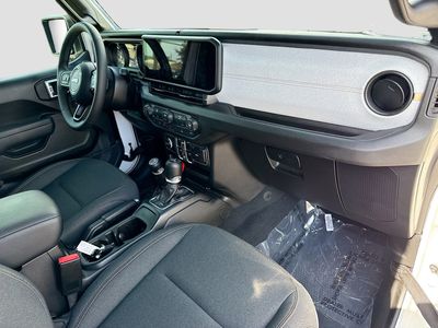 2025 Jeep Wrangler - Photo 12