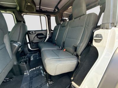2025 Jeep Wrangler - Photo 19
