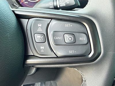 2025 Jeep Wrangler - Photo 35