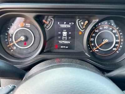 2025 Jeep Wrangler - Photo 37