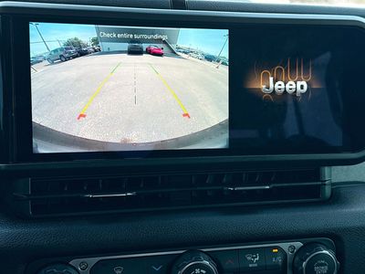 2025 Jeep Wrangler - Photo 30