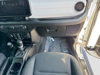 2025 Jeep Wrangler - Photo 16