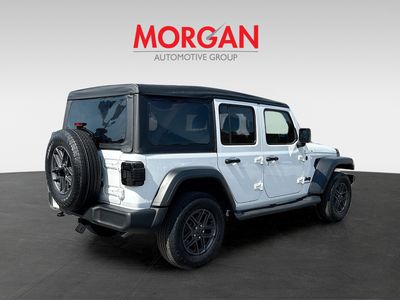2025 Jeep Wrangler - Photo 3