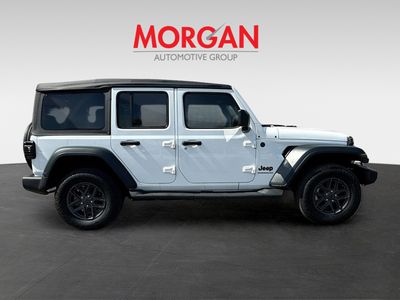 2025 Jeep Wrangler - Photo 2