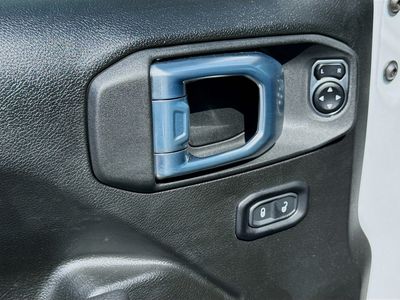 2025 Jeep Wrangler - Photo 21