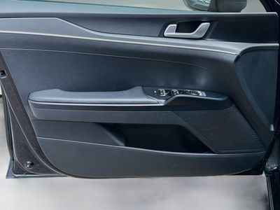 2022 Kia K5 - Photo 20