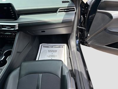 2022 Kia K5 - Photo 17