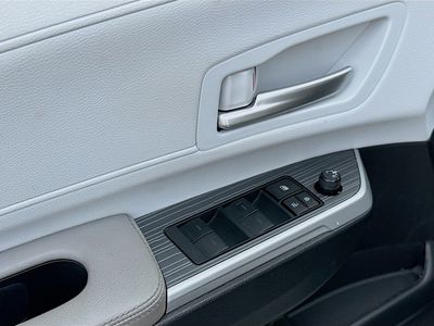 2025 Toyota Sienna - Photo 22