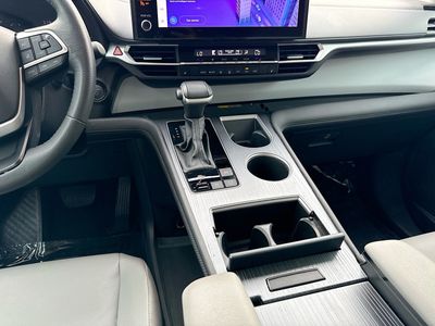 2025 Toyota Sienna - Photo 18