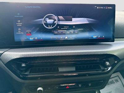 2025 BMW 3 Series - Photo 35