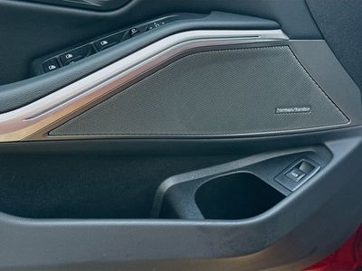 2025 BMW 3 Series - Photo 24