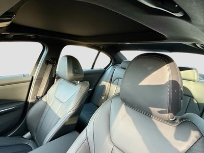 2025 BMW 3 Series - Photo 27