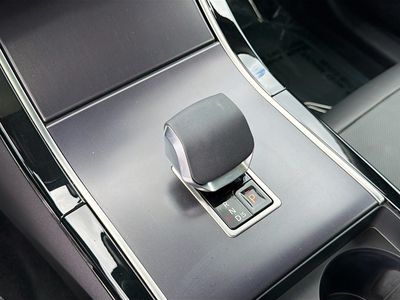 2026 Land Rover Range Rover Velar - Photo 29